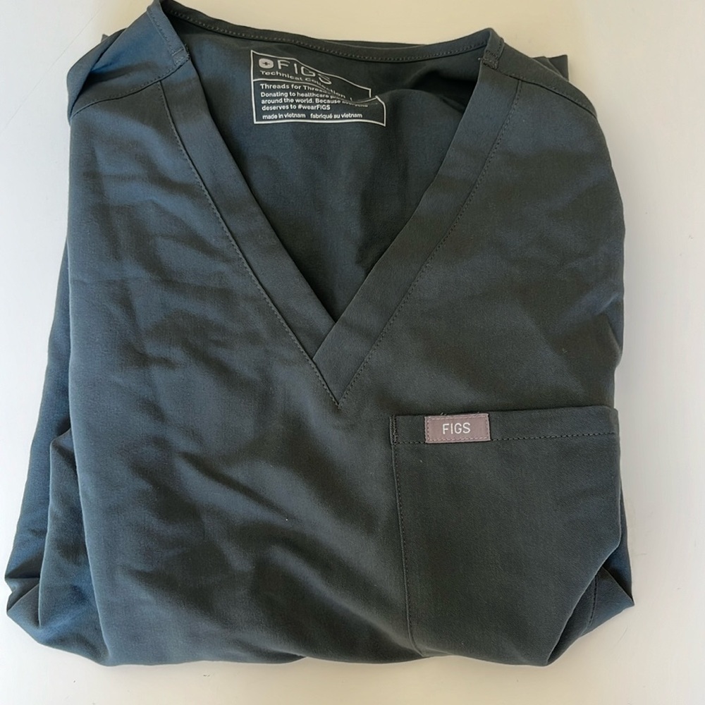 Bonsai figs Catarina one pocket scrub top